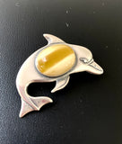 Delfinbroche - sølv og rav